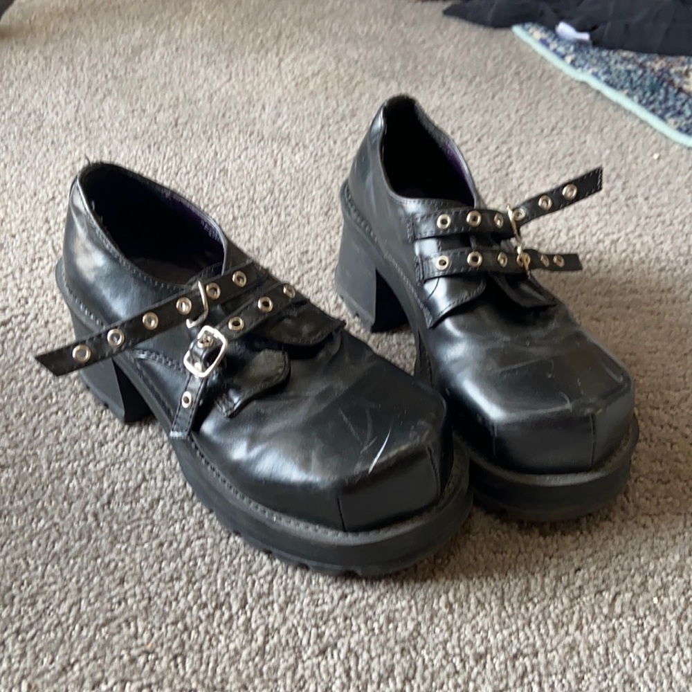 VINTAGE DEMONIIA PLATFORMS